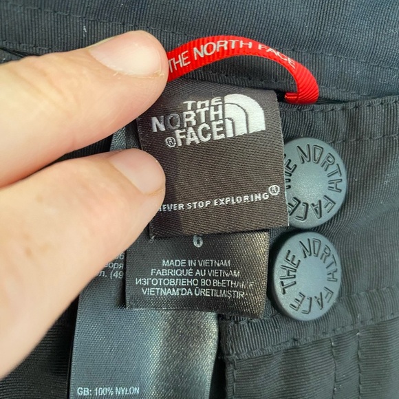 The North Face Womens Black Windbreaker Hiking Outdoor Pants/Shorts - Picture 4 of 9
